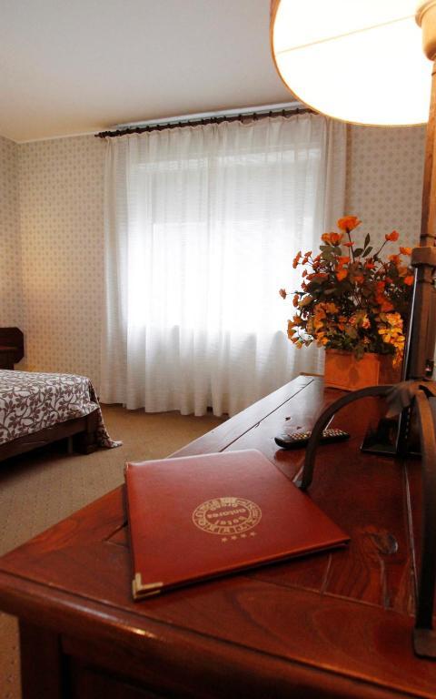 Hotel Antares Arona Ngoại thất bức ảnh